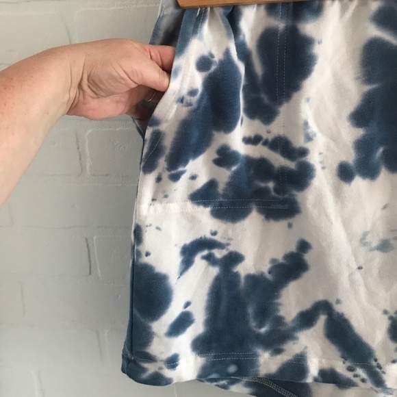 Tie Dye Blue and White Short Women Plus Size 3X - Picture 8 of 11